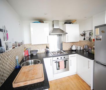 2 bedroom flat to rent - Photo 6
