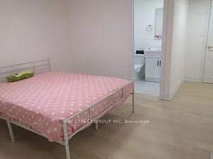 Detached Home For Lease | N9230924 - Photo 5