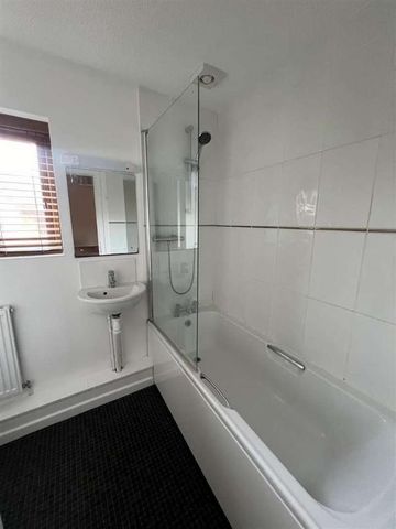 Clayfield Drive, Malvern, WR14 - Photo 5