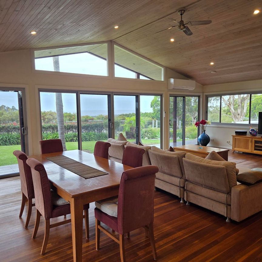 Vacation-Inspired Fully Furnished 3 Bedroom Residence - Photo 1