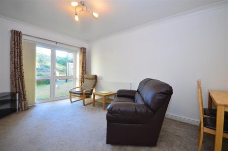 2 bedroom flat to rent - Photo 3