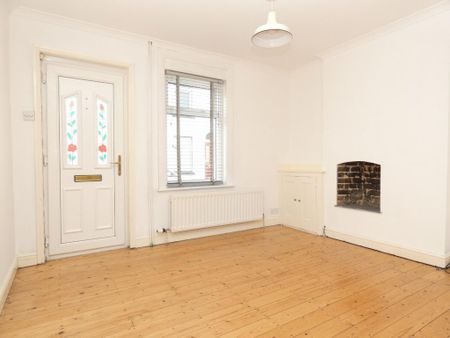 2 bedroom terraced house to rent - Photo 4