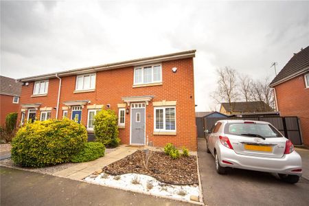 3 bedroom end of terrace house to rent - Photo 2