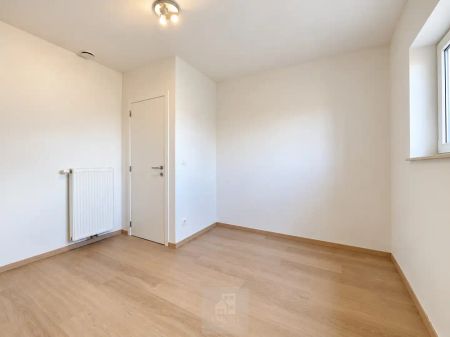 Lichtrijke en energiezuinige woning met 3 slpk's, tuin en garage - Photo 3