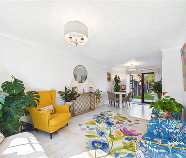 Lichfield Close, Chelmsford, Essex, CM1 2XW - Photo 2