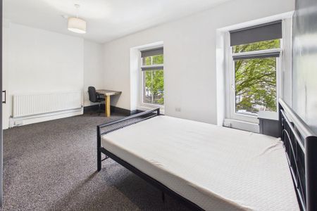 6 bedroom terraced house to rent - Photo 4