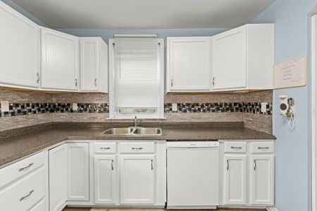 For Lease - 32 Page Street, St. Catharines, Ontario - Photo 4