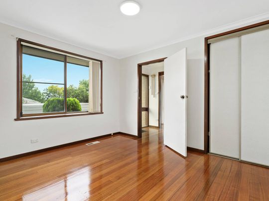 12 Moran Street, Viewbank - Photo 1