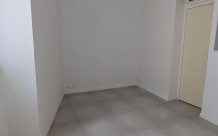 Appartement à louer 2 pièces • Aire-sur-l'Adour - Photo 3