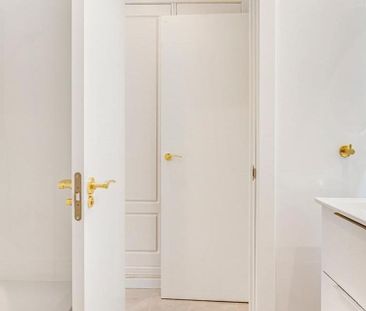 Luxury Apartment for rent in Nueva Andalucia, Spain - Photo 1