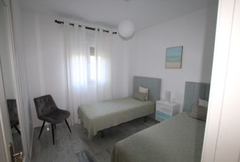 2 bed apartment for long term rent in Cabopino, Marbella