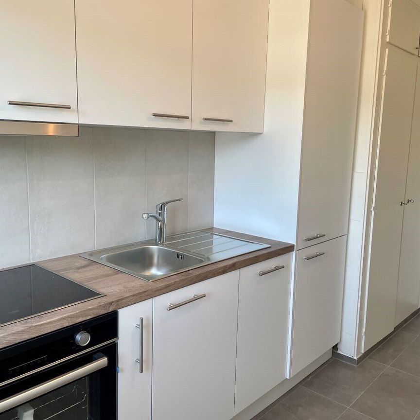 LUMINEUX APPARTEMENT DE 3 PIECES SITUE AU 5EME ETAGE AVEC BALCON - Photo 1