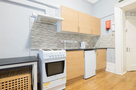 A Modern Double Studio Apartment in Courtfield Gardens, Earl’s Court, London SW5 - Photo 4