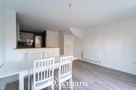 4 bedroom end of terrace house to rent - Photo 4