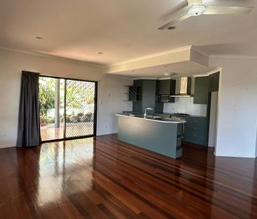 PEACE AND TRANQUILITY IN A QUIET CUL DE SAC FOR RENT! - Photo 3