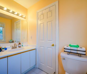 For Lease - 48 Heathcliffe Square, Brampton, Ontario - Photo 6