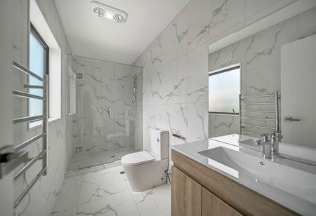 Beautiful 3 Bedroom Townhouse in Papakura - Photo 2