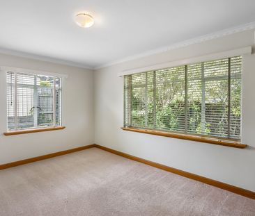 Large Family Home with Stunning Water Views - Photo 5