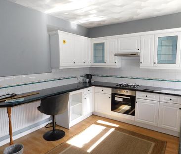 3 bedroom terraced house to rent - Photo 3