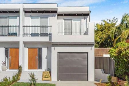 As New Modern 4 bedroom Home in Great Location - Photo 2
