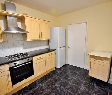 3 bedroom semi-detached house to rent - Photo 4