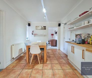 1 bedroom in a house share to rent - Photo 2