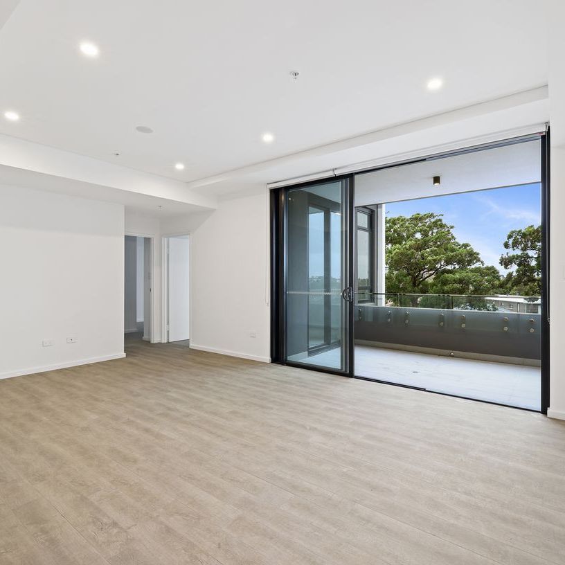 Sunlit Two Bedroom Apartment - Photo 1