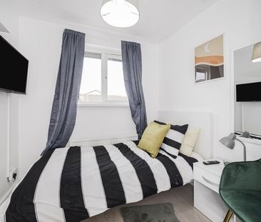 Room in a Shared Flat, Chobham Road, E15 - Photo 5
