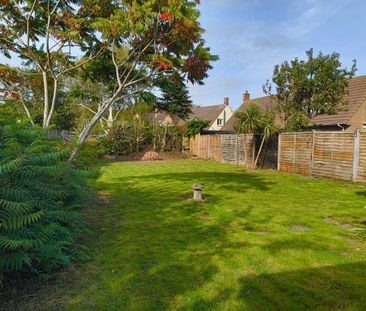 3 bedroom detached bungalow to rent - Photo 5