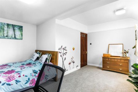 4 bedroom semi-detached house to rent - Photo 4