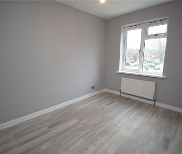 3 bedroom end of terrace house to rent - Photo 2