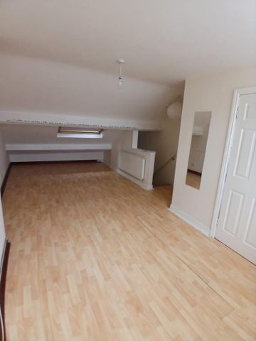 3 bedroom end of terrace house to rent - Photo 4