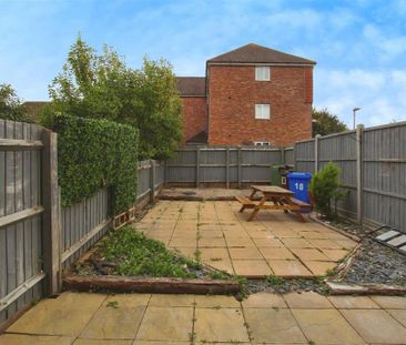 2 bedroom end of terrace house to rent - Photo 6
