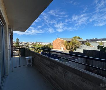 WALK TO BEACH, MODERN KITCHEN, INTERNAL LAUNDRY - Photo 6