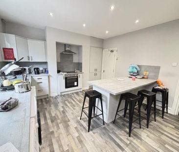 6 bedroom terraced house to rent - Photo 5