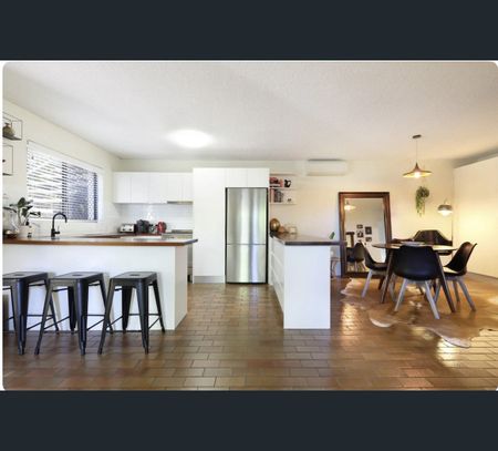 31 Katharina Street, Noosa Heads, Qld 4567 - Photo 2
