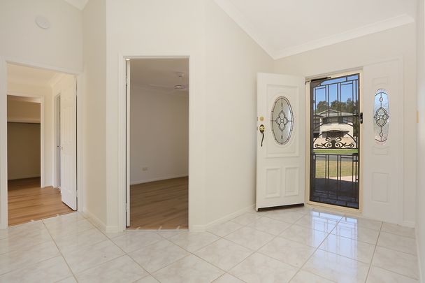 26 Lakeshore Drive, Helensvale QLD 4212 - House For Rent | Domain - Photo 1