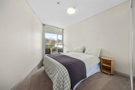 Immaculate Waterside Residence - Photo 3