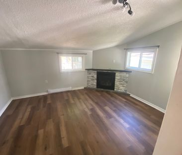 For Lease - 8 Jackie Lane, Georgina, Ontario - Photo 2