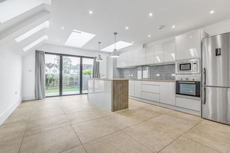 4 bedroom terraced house to rent - Photo 3