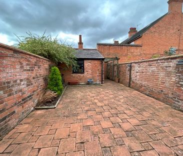 4 bedroom terraced house to rent - Photo 1