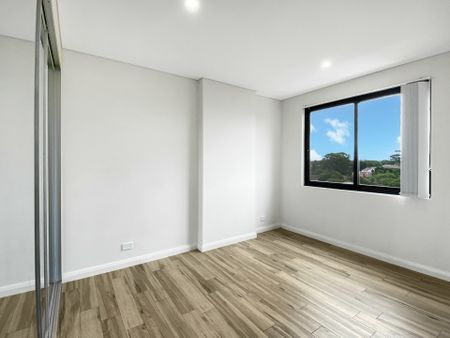 Stunning 2 Bedroom Apartment ! - Photo 4