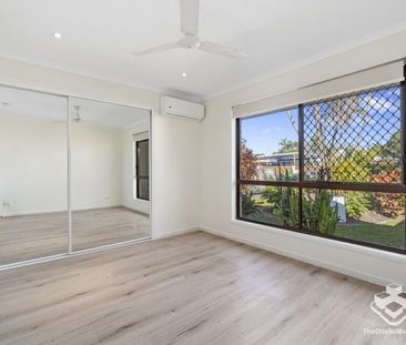 Waterfront house for rent - Photo 1