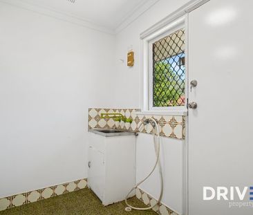 Spacious Family Home With Recent Renovations! - Photo 3