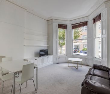 Campden Hill Gardens, Kensington, London, W8 - Photo 2