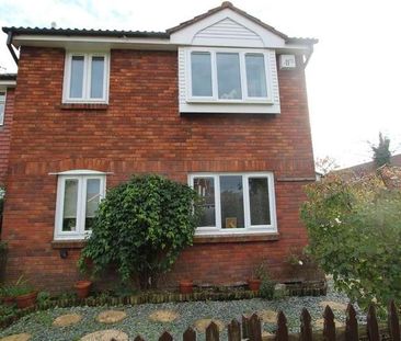 Wheatear Drive, Petersfield, Hampshire, GU31 - Photo 3