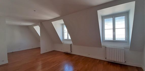 location Appartement F3 DE 84.8m² À PARIS - Photo 2