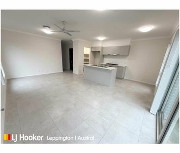 SPACIOUS HOME WITH MODERN COMFORTS - Photo 2