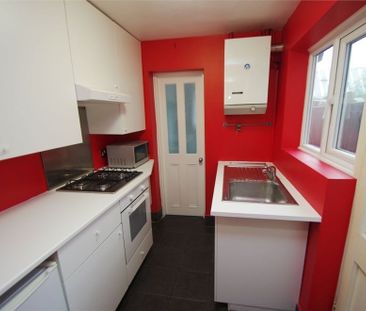 2 bedroom | Terraced house - Photo 4