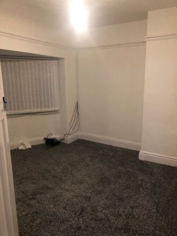 3 Bed Semi-Detached House, Lily Lane, M9 - Photo 2